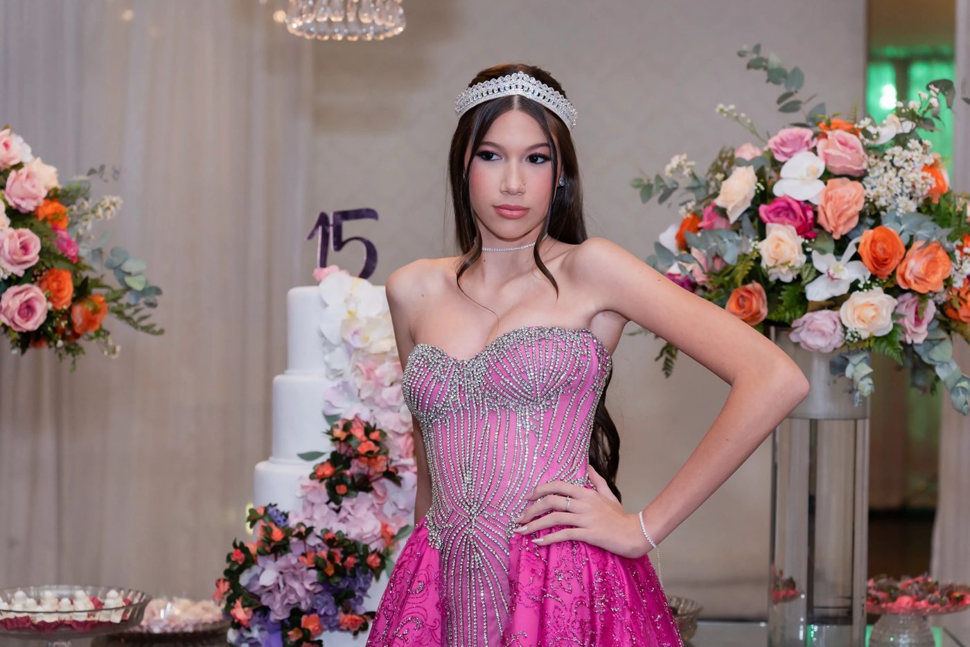 Debutante com vestido de 15 anos